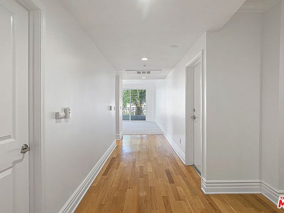 4th image of 1337 Wellesley Ave