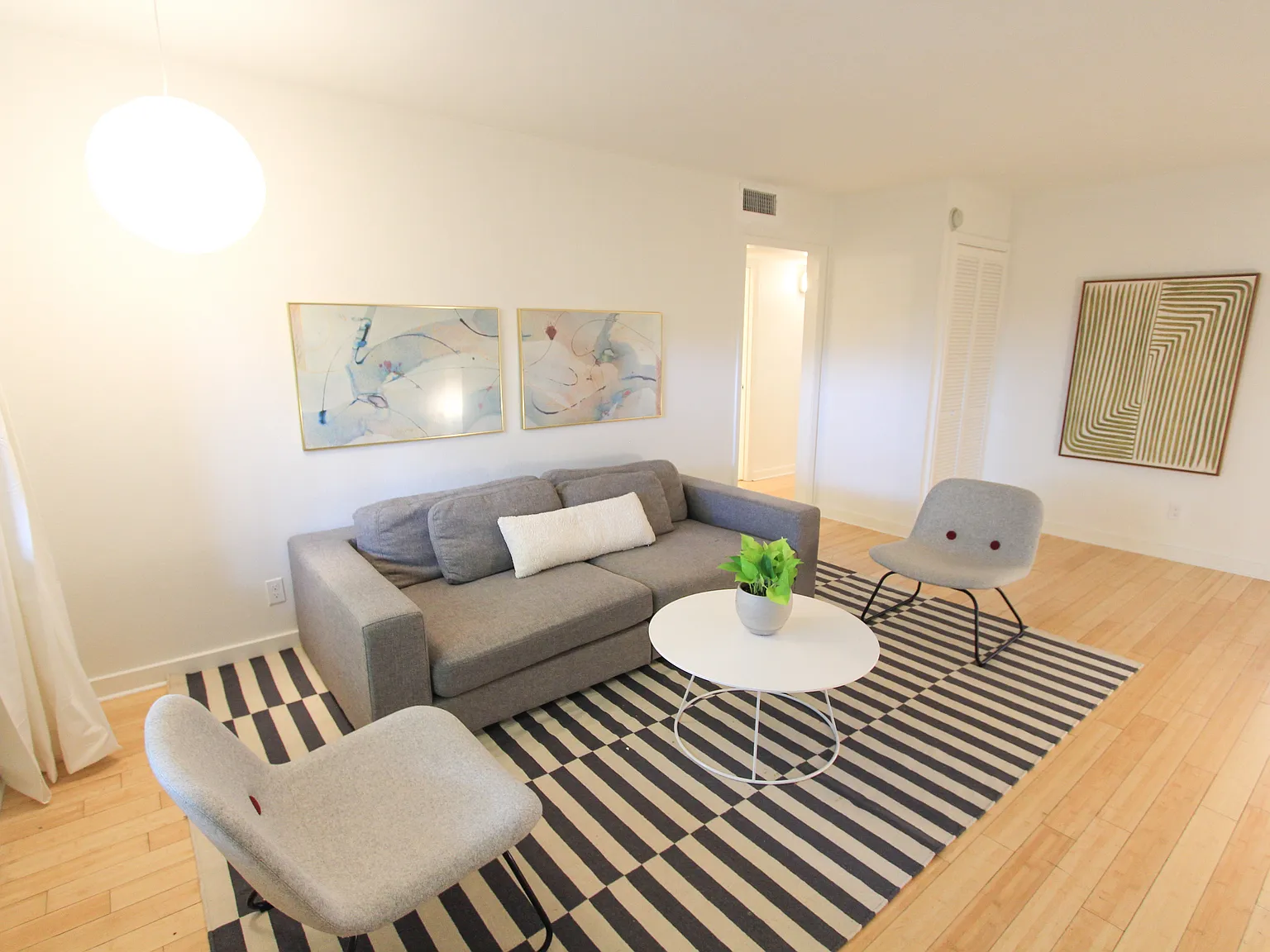 2303 Eastside Dr — Photo 1