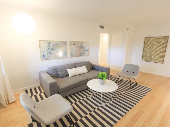 2303 Eastside Dr APT 221, Austin, TX 78704