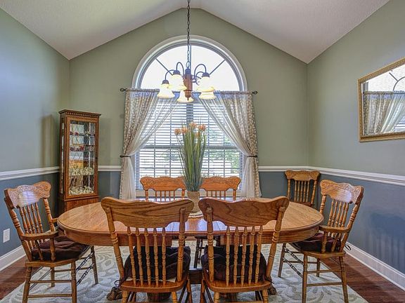 4th image of 115 Victory Ln