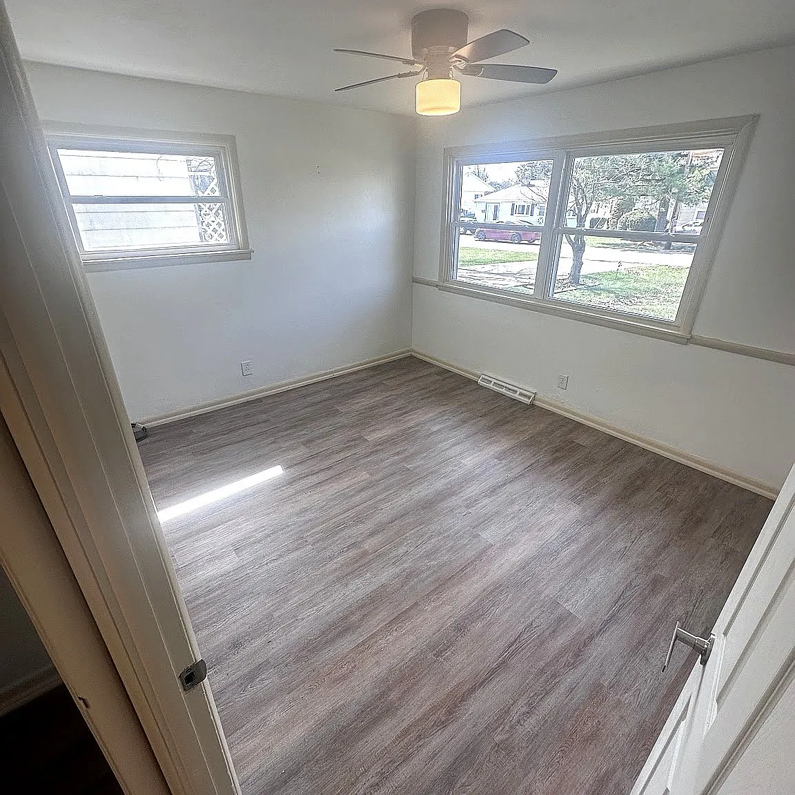 43 Eleanor Ave — Photo 2