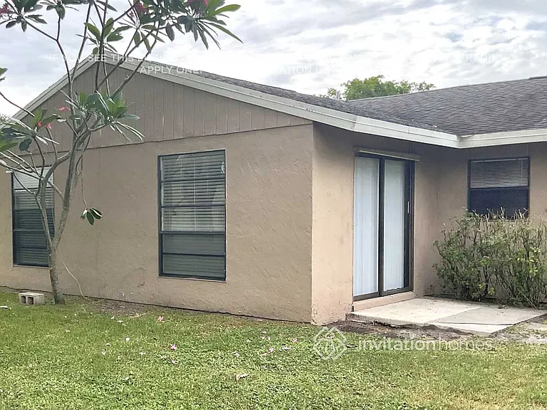 1040 Grandview Cir — Photo 15