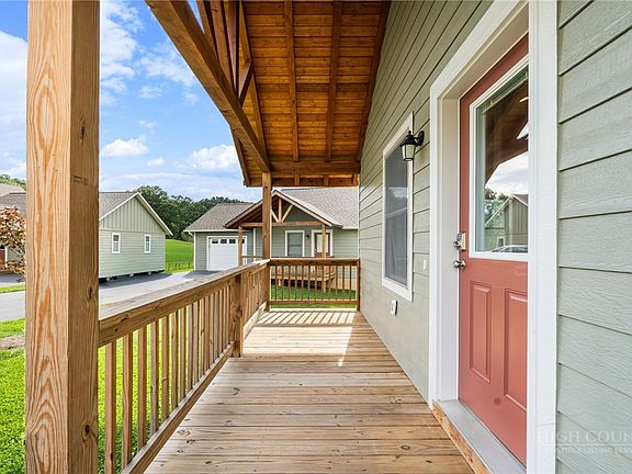 3rd image of 158 Pitts Way #124