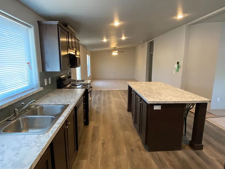253 W Main St — Photo 5
