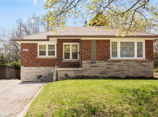 1216 Fisher Ave, Burlington, ON L7P 2L4