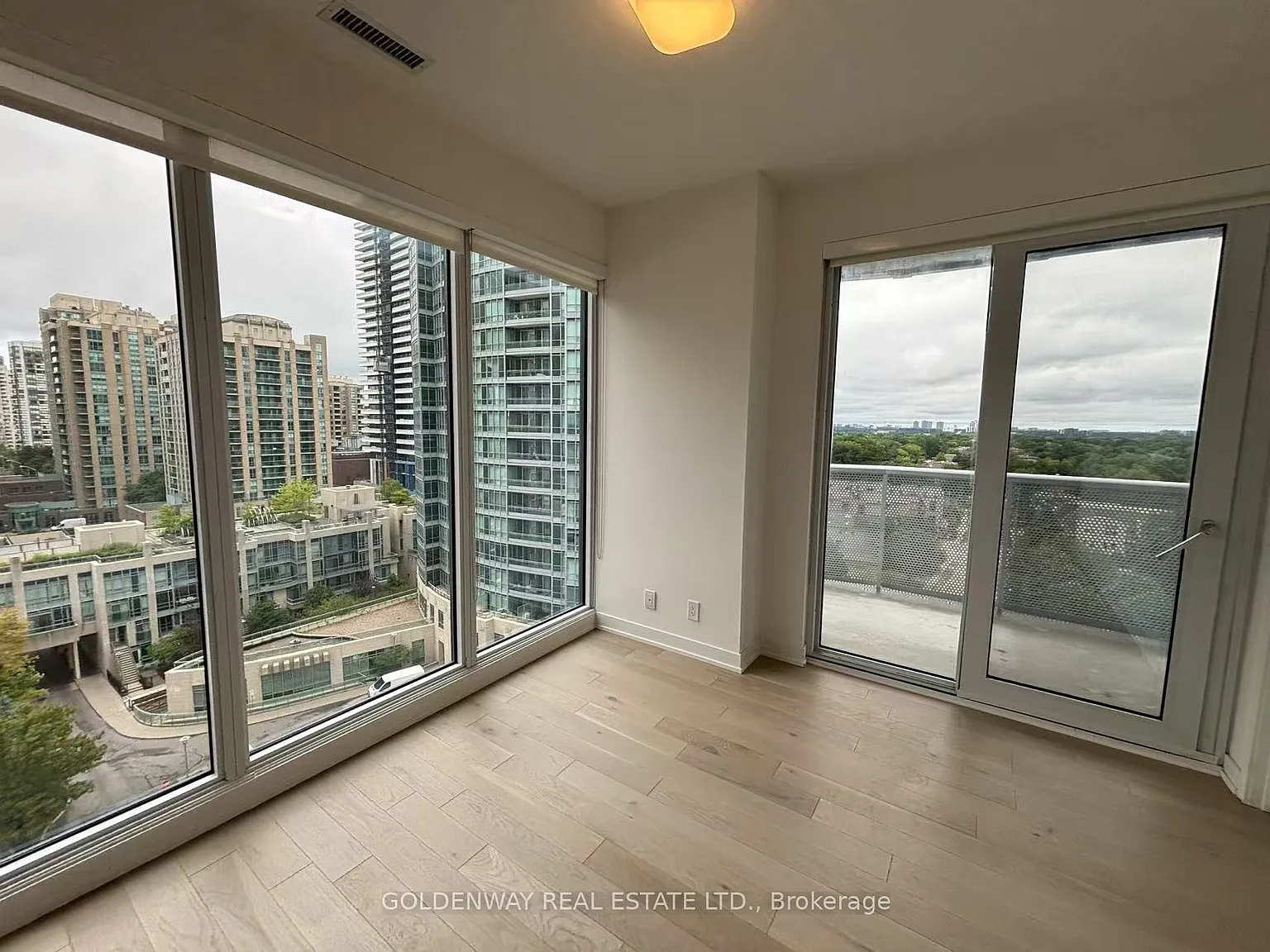 15 Holmes Ave — Photo 3