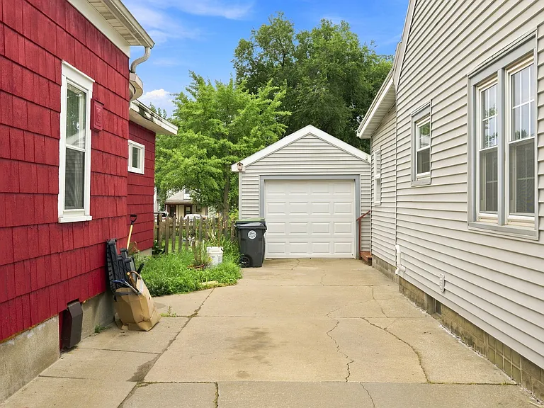 2112 Pine St — Photo 23