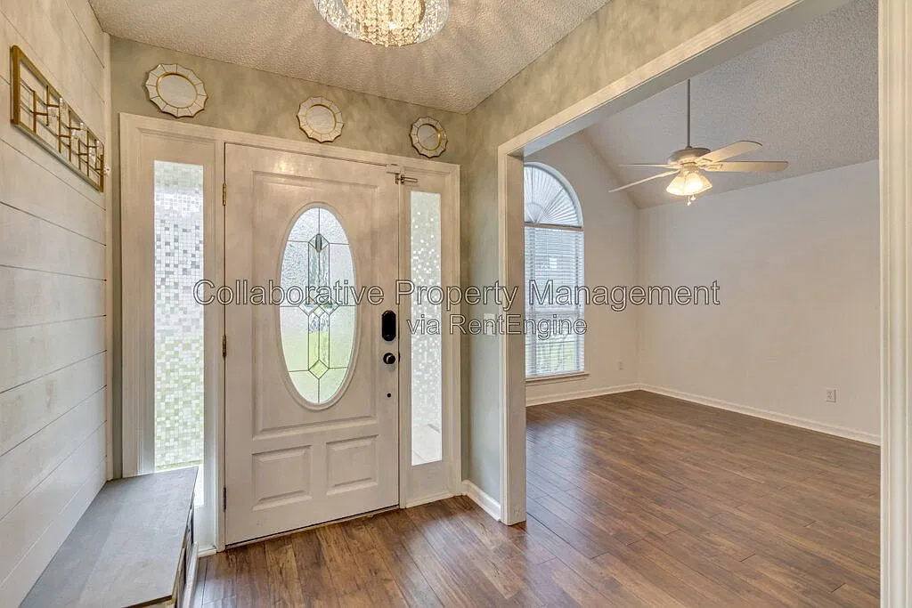 4 bed, 2.5 bath, 2028 sqft, $2,495 — Photo 3