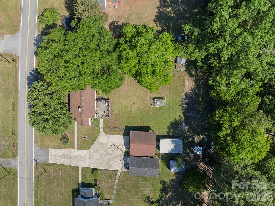 1st image of 1599 Hillcrest Ave