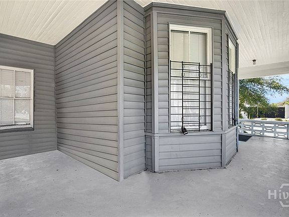 4th image of 319 W 33rd Street