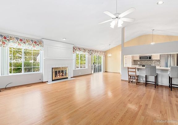 5th image of 98 Oxford Cir