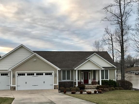 2nd image of 270 Egret Dr
