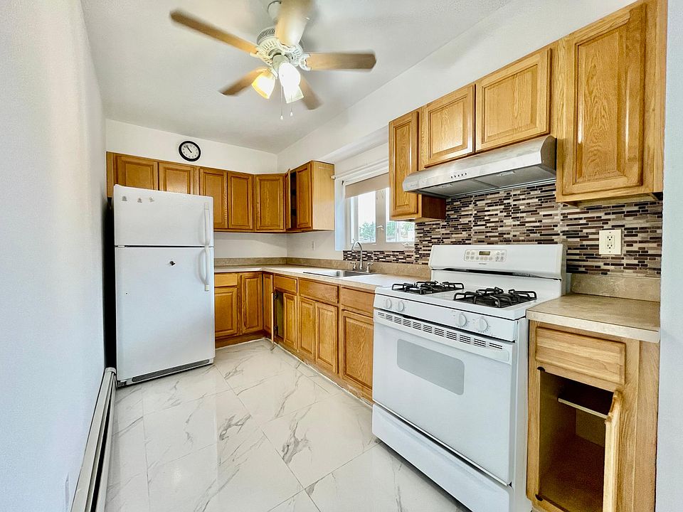 1st image of 1159 Throgmorton Ave #2