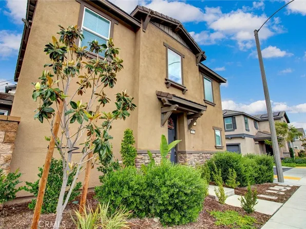 2497 Gunner Ridge Way, Rialto, CA 92377