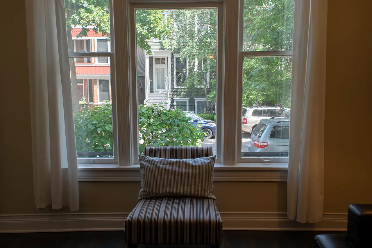 3 bed, 1400 sqft, $3,600 — Photo 3