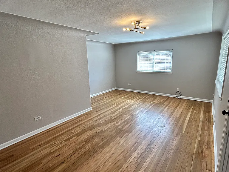 120 S Meade St — Photo 3