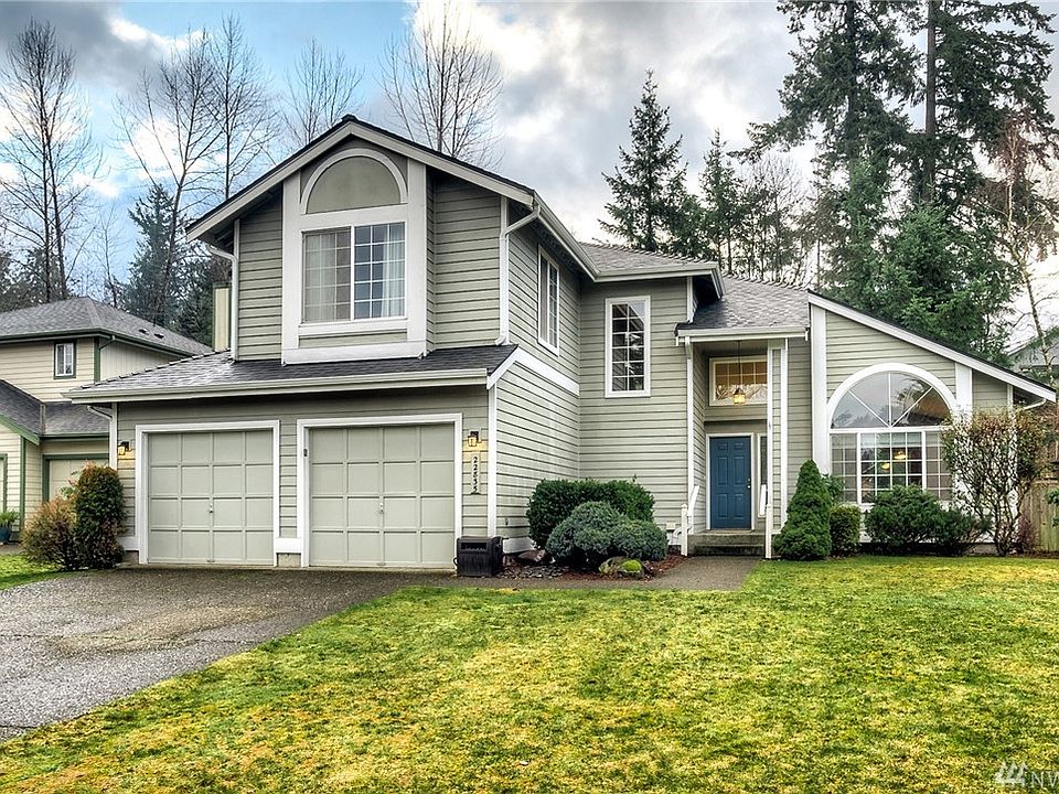 Expansive front yard with long driveway gives you extra space to park. The home is nestled in a quiet cul-de-sac