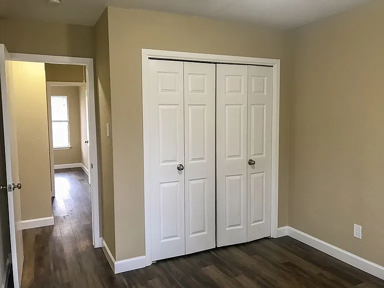 10511 Robinwood Cir — Photo 16