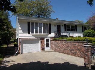 1027 N Rath Ave, Ludington, MI 49431