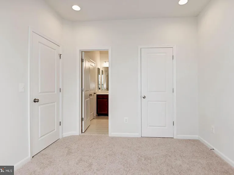 42482 Dogwood Glen Sq — Photo 4