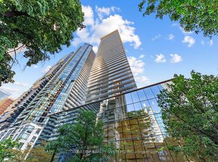33 Charles St E #1406, Toronto, ON M4Y 0A2