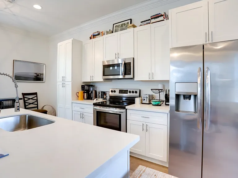 2107 Erato St — Photo 8