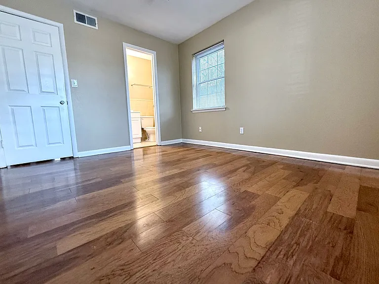 2025 NW 46th St — Photo 11