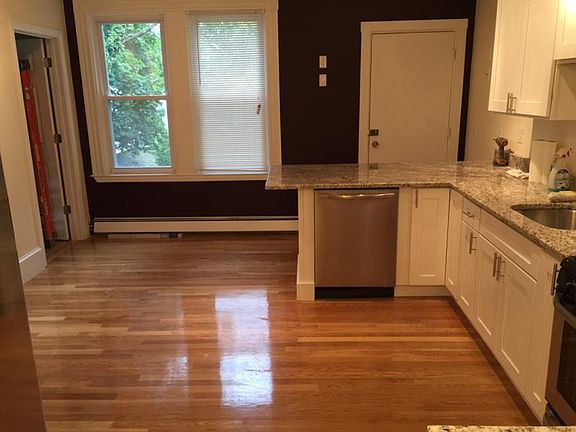 2nd image of 235 Norfolk St #4A