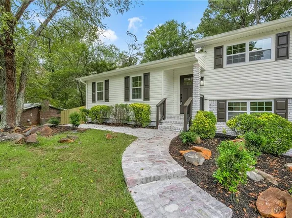 1050 Tanglewood Trl, Woodstock, GA 30189