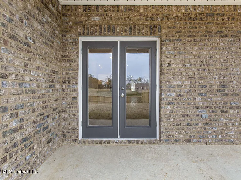 621 Stillwater Cv — Photo 27
