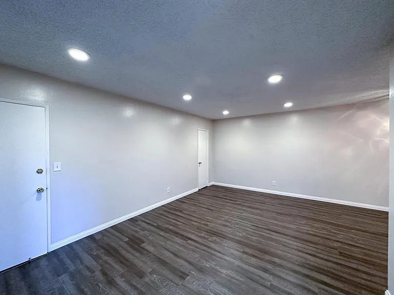 241 S Hudson Ave #12 — Photo 3