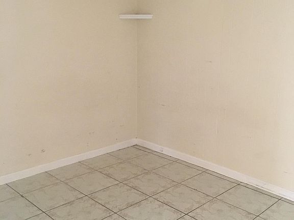 5th image of 423 N L St