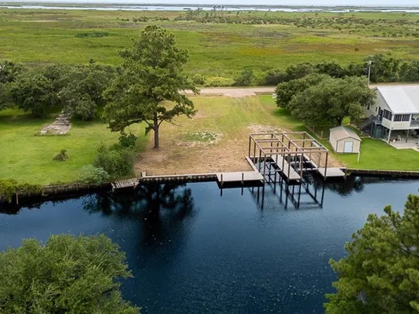 26415 Mildred Dr, Lacombe, LA 70445