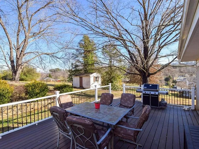 4538 Vest Dr — Photo 23