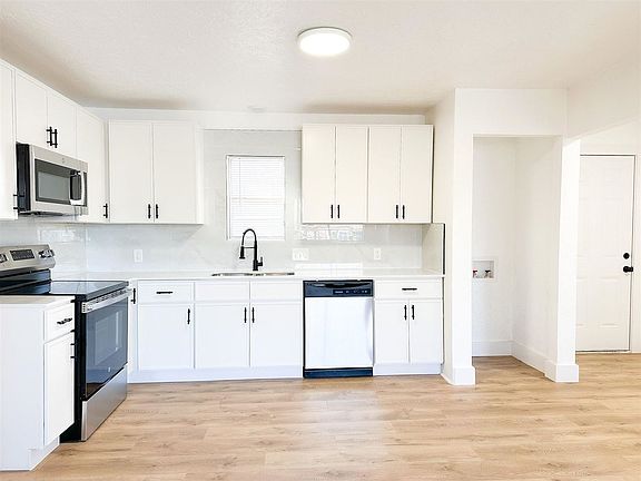 5th image of 412 NW 57th St