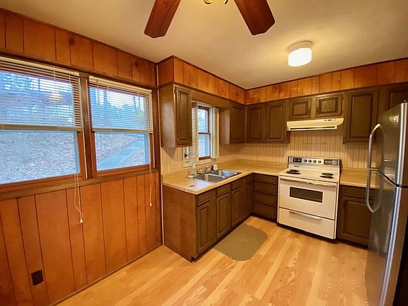 4th image of 2343 N Lakeshore Dr