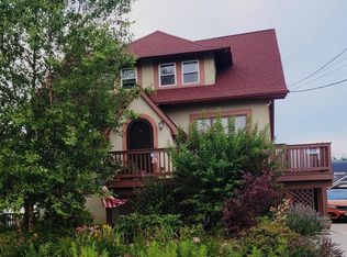 359 Roosevelt Avenue, Freeport, NY 11520