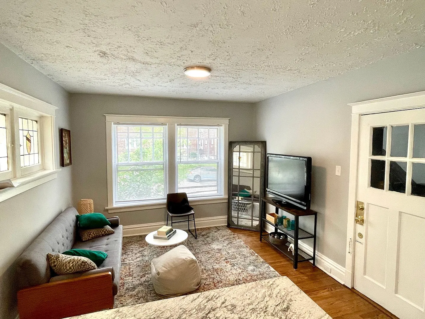 1 bed, 1.0 bath, $1,175 — Photo 2