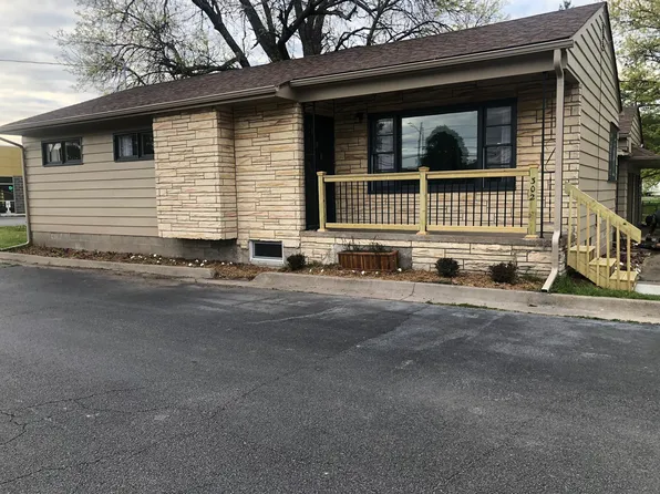 302 W 1st Ave, Coal Valley, IL 61240