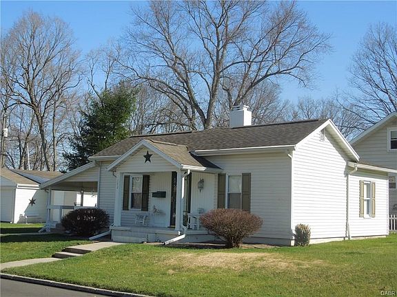 5th image of 1182 W Race St