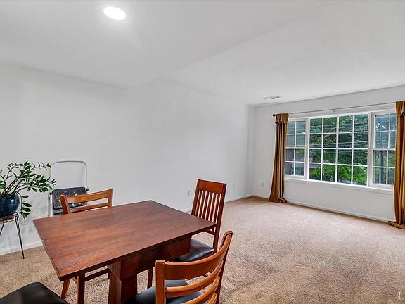 4th image of 3101 Link Rd APT 19