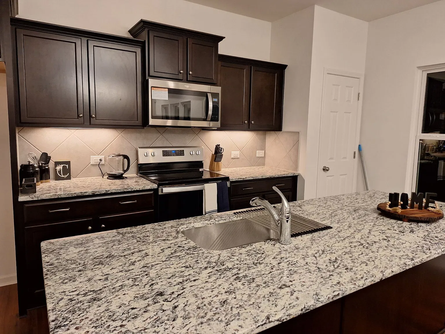 1229 Freeman View Dr — Photo 2