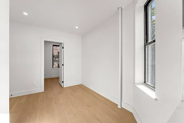Bedroom, photo 1