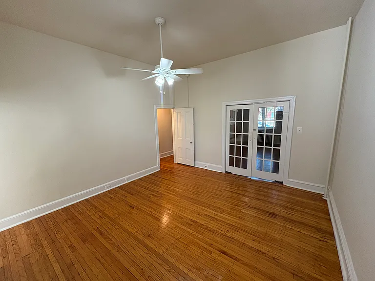 429 E Girard Ave #1 — Photo 3