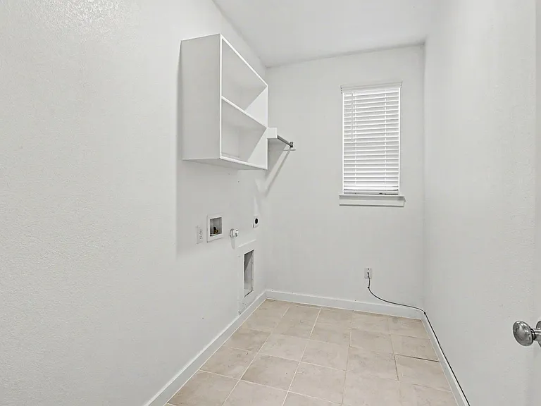 2653 Keokuk St — Photo 13