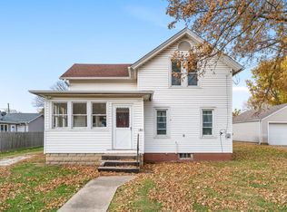 826 S Ottawa St, Earlville, IL 60518