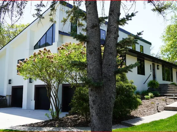 6000 Arbour Ln, Edina, MN 55436