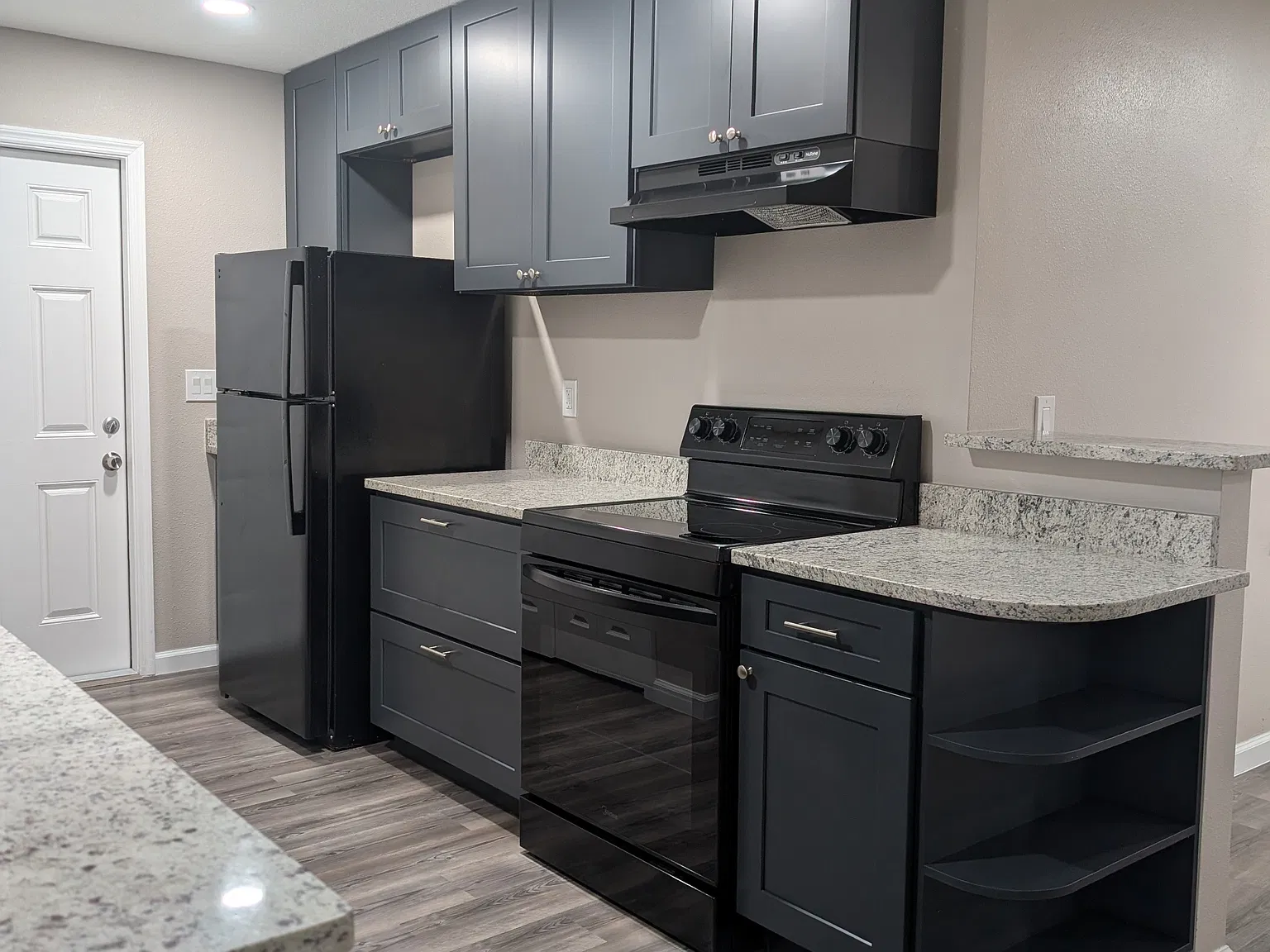 24-26 W Spruce St - 26 — Photo 2