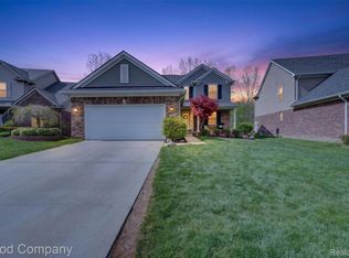 28622 Oakmonte Cir, New Hudson, MI 48165