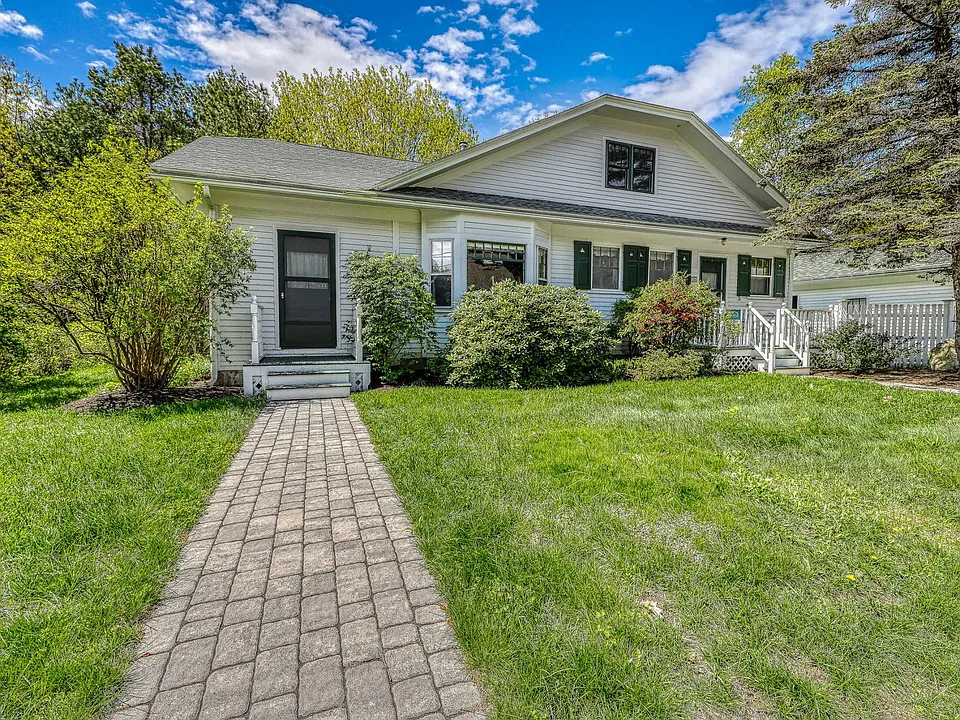 66 Riverbank Rd